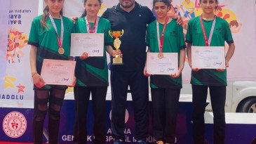 Atletizmde Türkiye Şampiyonu oldu, büyük gurur yaşattı