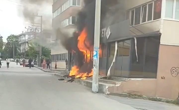 Market alevlere teslim oldu