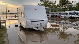 Kocaeli’de deniz taştı, trafik felç oldu