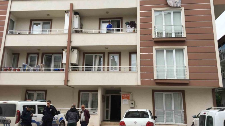 Kendisinden haber alınmayan kadın evde ölü bulundu