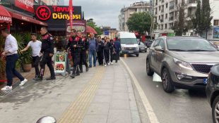 Kocaeli’de cadde ortasında kavga: 2 kişi bıçaklandı