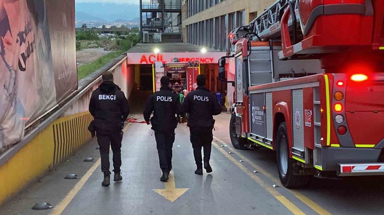 Özel hastanede yangın: Acildeki 5 hasta tahliye edildi