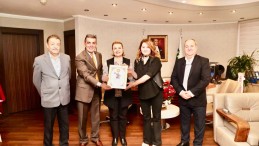 O dernekten Başkan Hürriyet’e ‘hayırlı olsun’ ziyareti