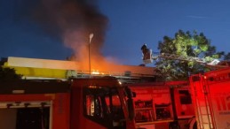 İzmit’te yangın: Kafe küle döndü