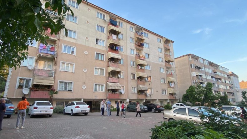 Pencereye çıkan çocuk 5. kattan düştü