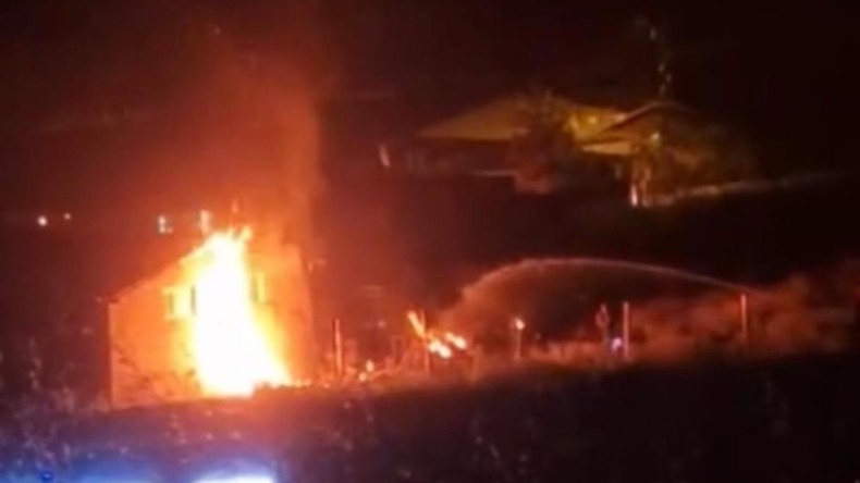 Boya fabrikasında yangın: Patlamalar yaşandı