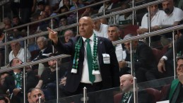 Kocaelispor’da büyük kriz: Olaylı, tek adaylı kongre gerçekleşti