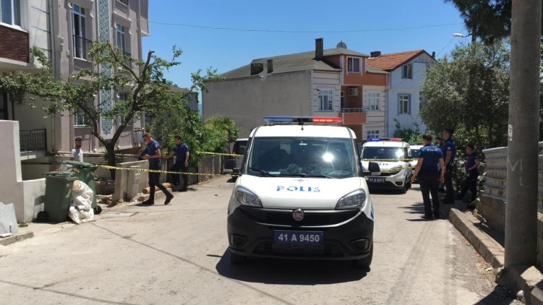 Bayramda dehşet: 4 çocuk annesi eşini silahla vurdu