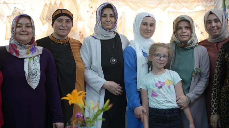 Yerleşim yerleri merkeze uzak olunca terzi olup ihtiyaçlarını kendileri üretti