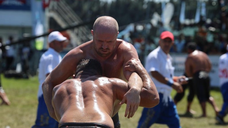 Kocaeli’de bin 623 yiğit er meydanında ter döküyor