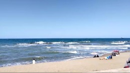 Denize yasak gelince sahil boş kaldı