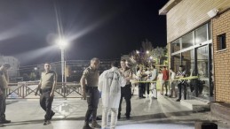 Parkta olay: 2 kişiyi bıçakladı