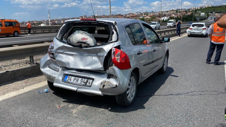 3 araç kazaya karıştı: 1’i çocuk 7 yaralı