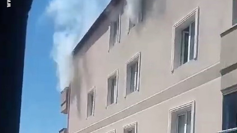 Apartmanda yangın: 1 kişi böyle kurtarıldı