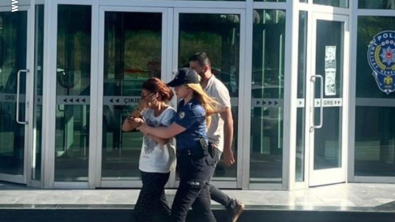 Hırsızlıktan aranıyordu, aynı suçu işlerken yakalandı