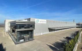 Fabrika 140 işçiyi kovdu, kendini böyle savundu