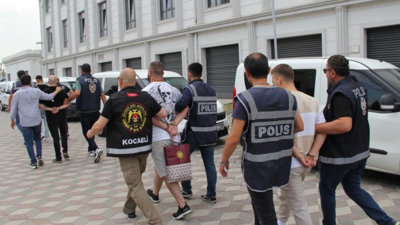 Sosyal medyadan provokatif paylaşıma 8 gözaltı