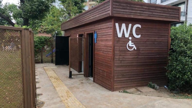 Engelli vatandaşların kullanımındaki lavaboları kırdılar