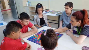 İzmit’te çocuklar zeka oyunlarıyla gelişiyor