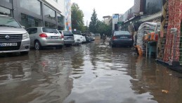 Cadde ve sokaklar nehre döndü