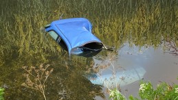 Otomobil dereye uçtu: Sürücüden acı haber