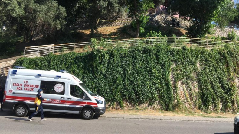 25 yaşındaki genç silahla vurulmuş halde bulundu