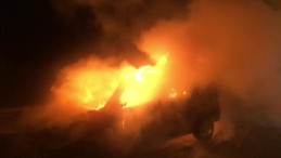 Seyir halindeki araç alev topuna döndü