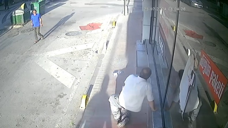 Tartışma büyüdü, pompalı tüfekle dehşet saçtı