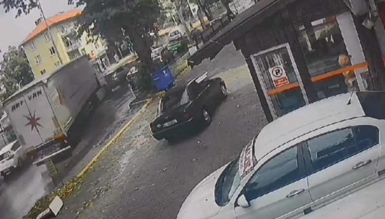 Gölcük’te kaza: Yaralılar var