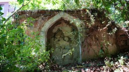 Osmanlı mirası çöplüğe döndü, yetkililer göreve…