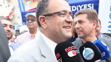 Derinceliler’e söz verdi, yaptı: 3 çeşit yemek 50 TL.