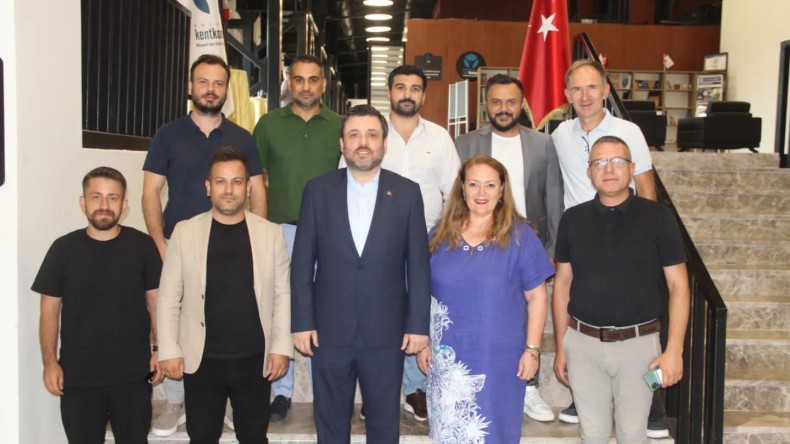 Kocaeli Kent Konseyi Başkanı Kadir Çetin’e ziyaretçi akını