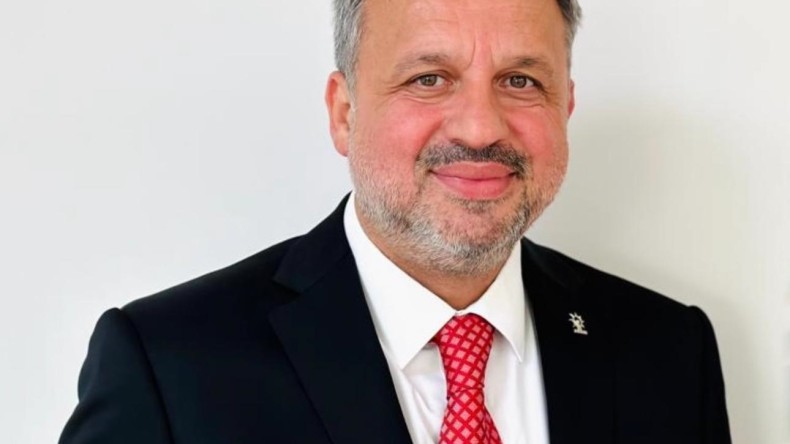 Hürriyet’e seslendi: “İzmit Belediye Başkanlığını sevmedi, sevmiyor”