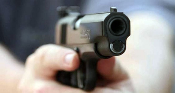 Babasını silahla vurarak öldürdü