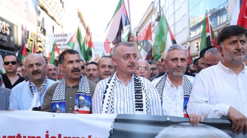 Kocaeli’de on binlerce vatandaş, Haniye ve Filistin için meydanda