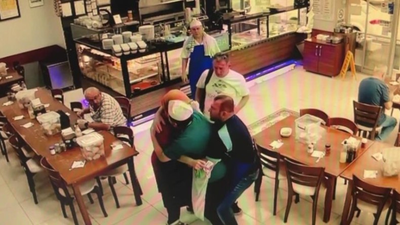 Usta yardımcısı tezgahtarı böyle kurtardı