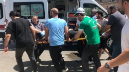 Otomobil karşıdan karşıya geçen yayaya çarptı