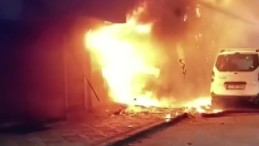 İzmit’te iş yeri alevlere teslim oldu