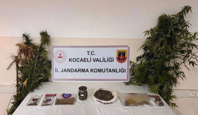 8 adrese uyuşturucu baskını: 10 gözaltı