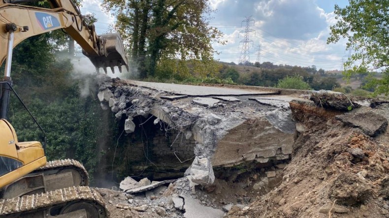 İzmit’te o köprü yıkıldı, yenisi yapılıyor