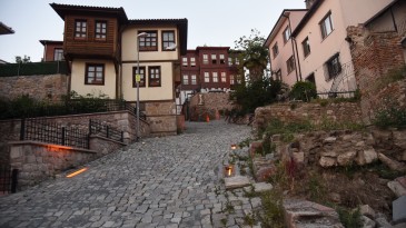 İzmit Belediyesi düğmeye bastı: O sokak yeniden canlanıyor