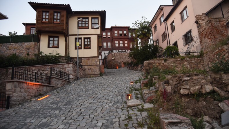 İzmit Belediyesi düğmeye bastı: O sokak yeniden canlanıyor