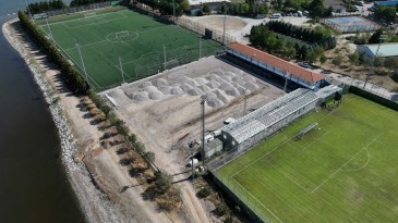Büyükşehir Belediyesi İzmit’e yeni saha yapıyor