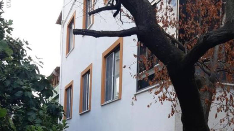 Kocaeli’de 15 yaşındaki kız 3. kattan düştü