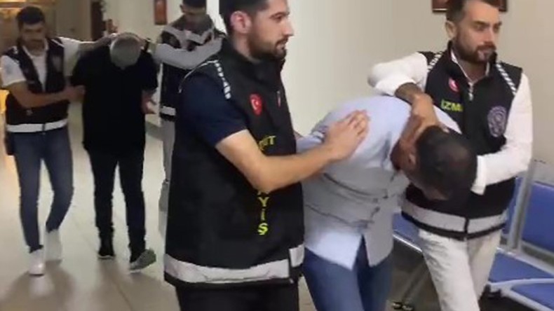 120 bin TL’lik sahte altın bozduran şüpheliler yakayı ele verdi