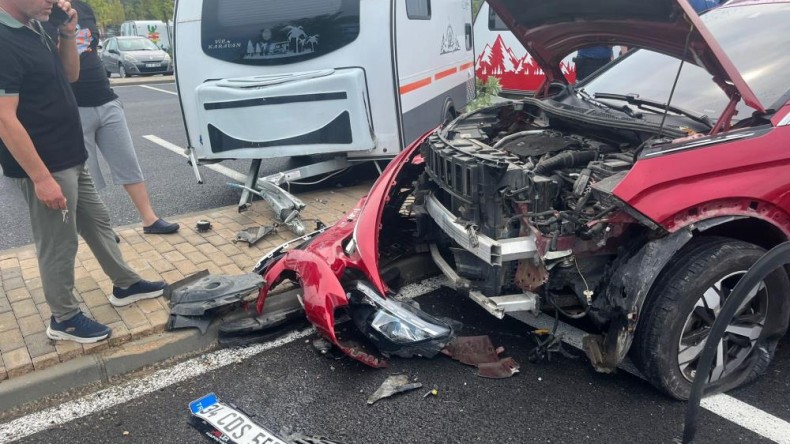 Hastane otoparkında kaza