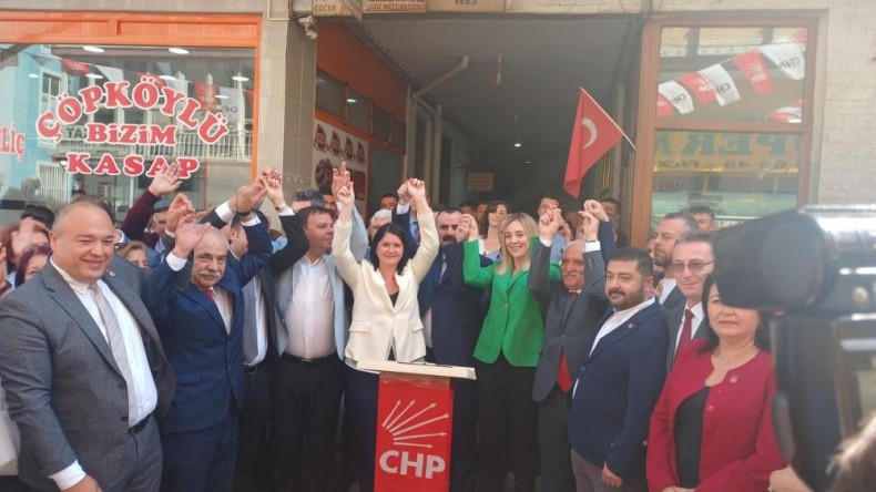 İYİ Parti’den istifa etti, CHP’ye katıldı