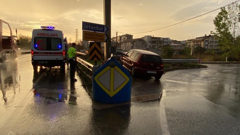 Otomobil bariyerlere çarptı, sürücü yaralandı