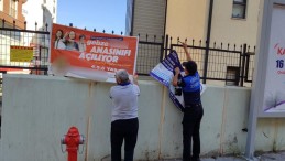 İzinsiz asılan afişler kaldırılıyor