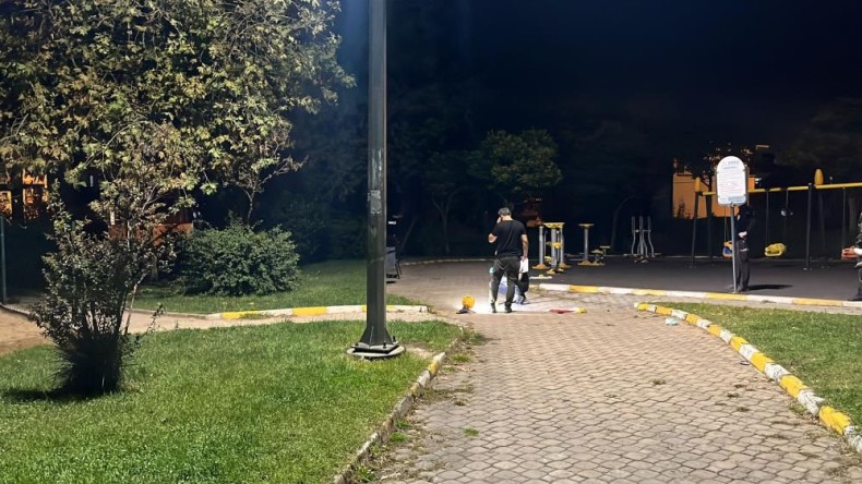 Parkta tartışma büyüdü, silahını ateşledi: Yaralılar var